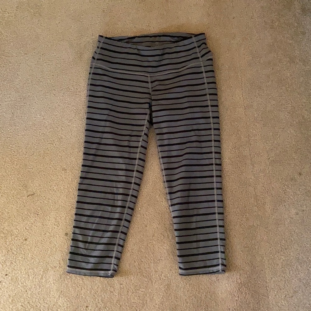 Athleta grey striped yoga pant S